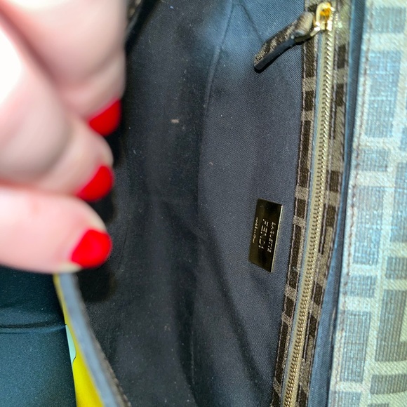 Fendi Girls FF Baguette with Strap - Picture 11 of 11